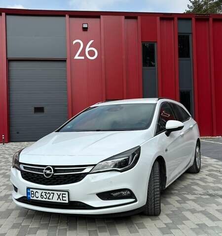 Белый Опель Астра, объемом двигателя 1.6 л и пробегом 227 тыс. км за 10700 $, фото 1 на Automoto.ua