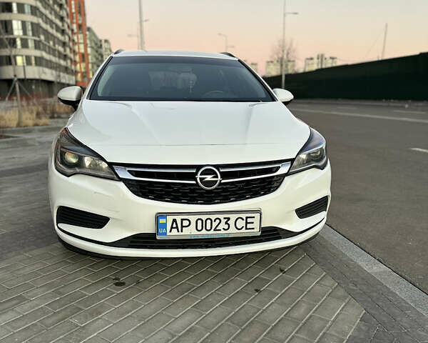 Белый Опель Астра, объемом двигателя 1.6 л и пробегом 208 тыс. км за 7900 $, фото 1 на Automoto.ua