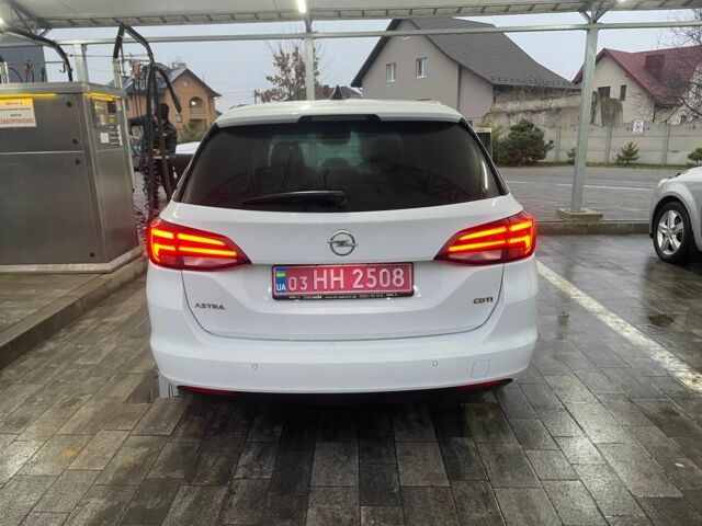 Белый Опель Астра, объемом двигателя 1.6 л и пробегом 221 тыс. км за 9500 $, фото 1 на Automoto.ua