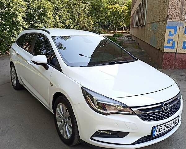Белый Опель Астра, объемом двигателя 1.6 л и пробегом 226 тыс. км за 11350 $, фото 1 на Automoto.ua