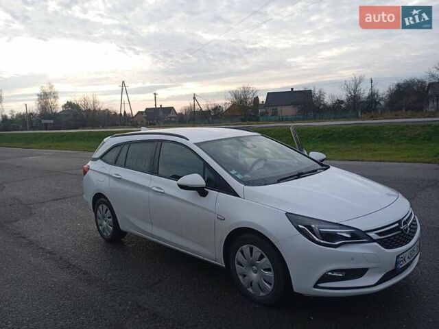 Білий Опель Астра, об'ємом двигуна 1.6 л та пробігом 203 тис. км за 9900 $, фото 1 на Automoto.ua