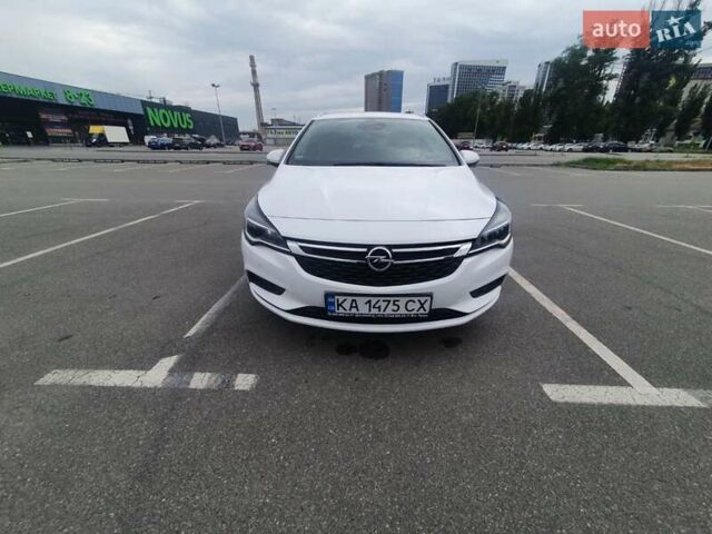Белый Опель Астра, объемом двигателя 1.6 л и пробегом 245 тыс. км за 8900 $, фото 1 на Automoto.ua