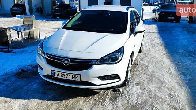 Белый Опель Астра, объемом двигателя 1.6 л и пробегом 241 тыс. км за 10900 $, фото 1 на Automoto.ua