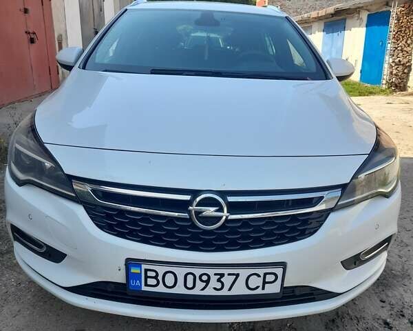 Белый Опель Астра, объемом двигателя 1.6 л и пробегом 215 тыс. км за 9850 $, фото 1 на Automoto.ua