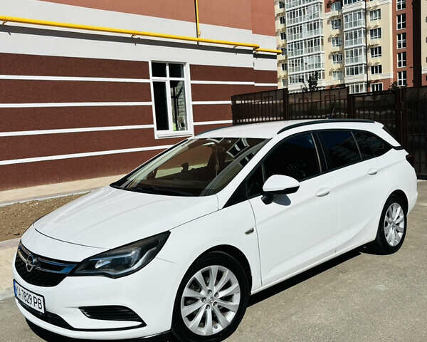 Белый Опель Астра, объемом двигателя 1.6 л и пробегом 205 тыс. км за 9900 $, фото 1 на Automoto.ua
