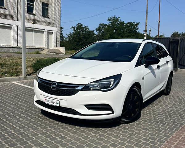 Білий Опель Астра, об'ємом двигуна 1.6 л та пробігом 173 тис. км за 9999 $, фото 1 на Automoto.ua