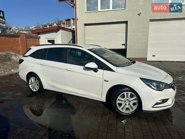 Белый Опель Астра, объемом двигателя 1.6 л и пробегом 228 тыс. км за 9850 $, фото 1 на Automoto.ua