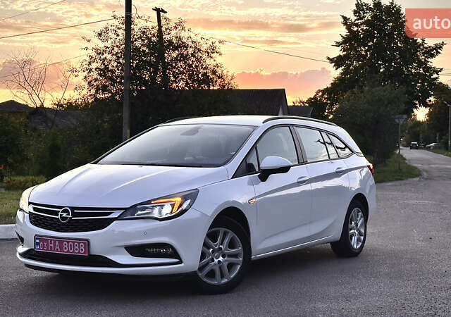 Белый Опель Астра, объемом двигателя 1.6 л и пробегом 205 тыс. км за 12795 $, фото 1 на Automoto.ua