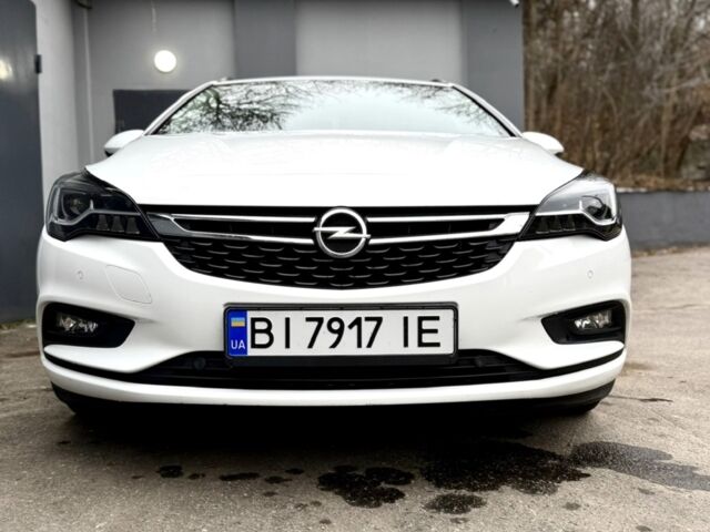 Белый Опель Астра, объемом двигателя 1.6 л и пробегом 228 тыс. км за 12000 $, фото 1 на Automoto.ua