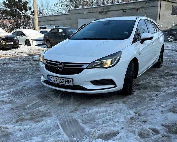 Білий Опель Астра, об'ємом двигуна 1.6 л та пробігом 178 тис. км за 11000 $, фото 1 на Automoto.ua