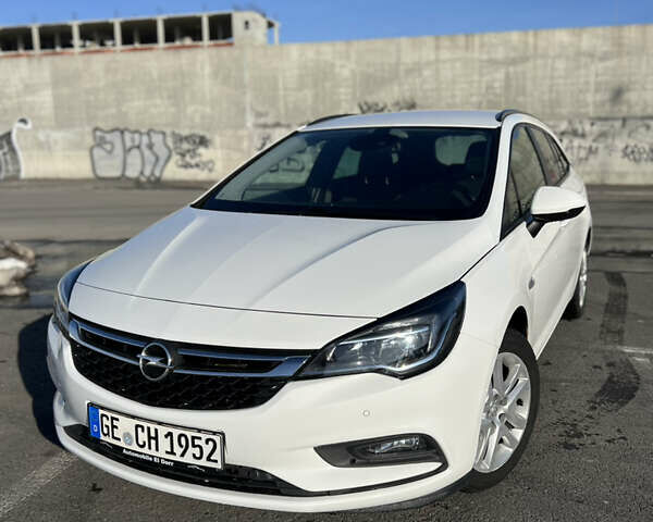 Белый Опель Астра, объемом двигателя 1.6 л и пробегом 186 тыс. км за 10650 $, фото 1 на Automoto.ua