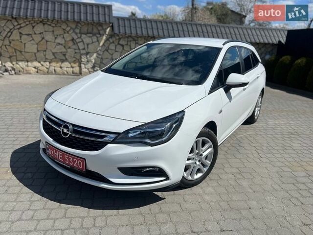 Белый Опель Астра, объемом двигателя 1.6 л и пробегом 186 тыс. км за 10500 $, фото 1 на Automoto.ua