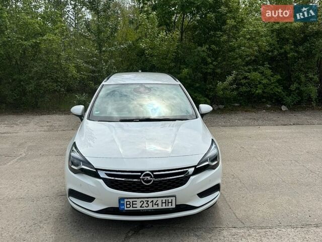 Белый Опель Астра, объемом двигателя 1.6 л и пробегом 194 тыс. км за 11000 $, фото 1 на Automoto.ua