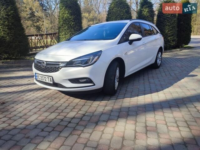 Белый Опель Астра, объемом двигателя 1.6 л и пробегом 219 тыс. км за 11100 $, фото 1 на Automoto.ua