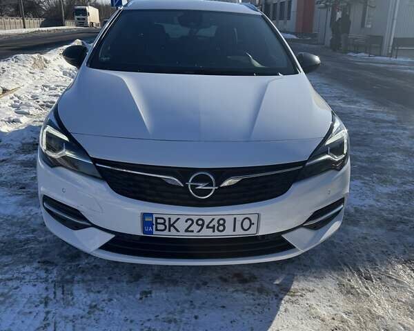 Белый Опель Астра, объемом двигателя 1.5 л и пробегом 164 тыс. км за 15100 $, фото 1 на Automoto.ua