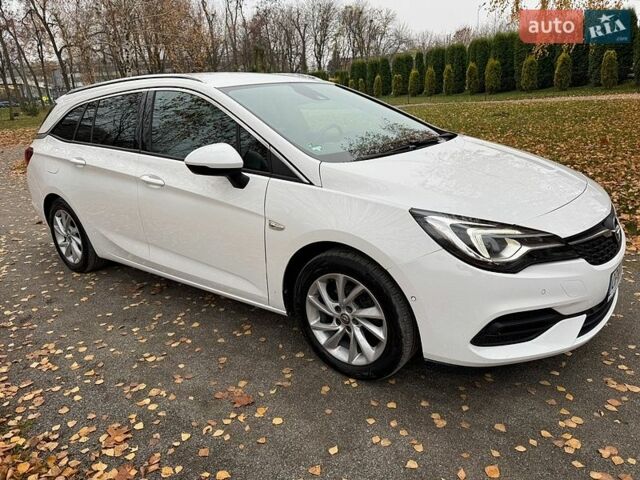 Белый Опель Астра, объемом двигателя 1.5 л и пробегом 196 тыс. км за 12300 $, фото 1 на Automoto.ua