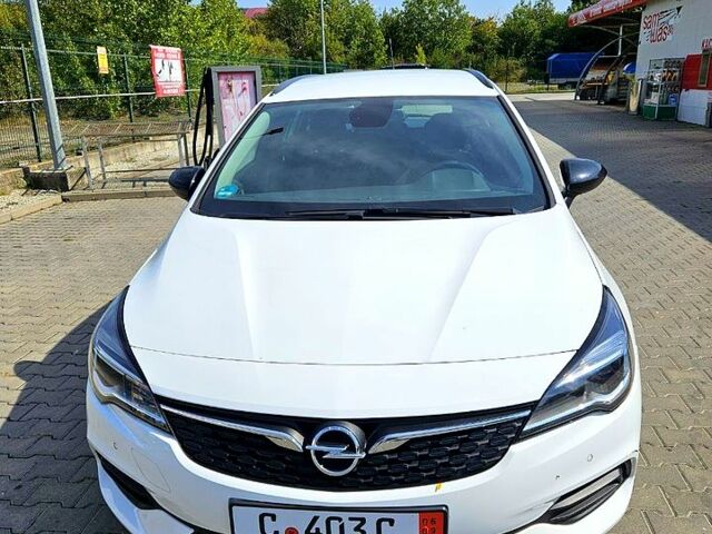 Белый Опель Астра, объемом двигателя 1.5 л и пробегом 100 тыс. км за 14500 $, фото 1 на Automoto.ua