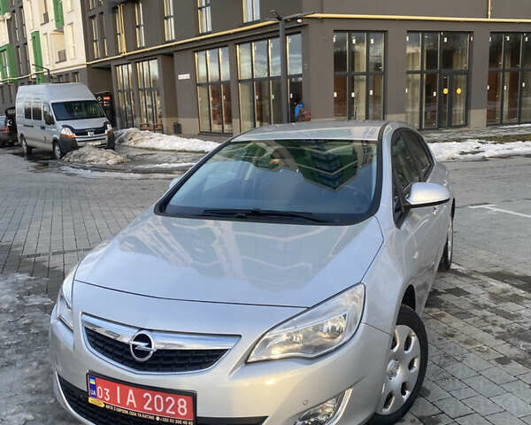 Бежевый Опель Астра, объемом двигателя 0 л и пробегом 143 тыс. км за 8799 $, фото 1 на Automoto.ua