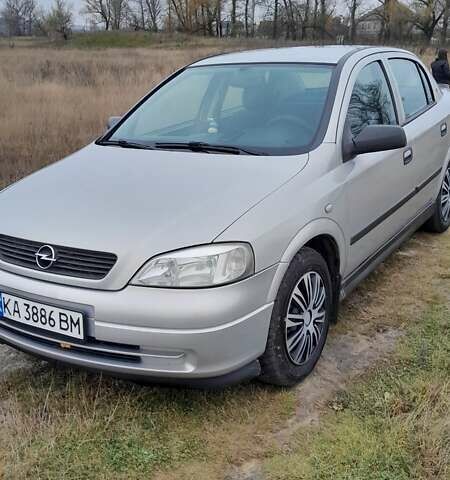 Бежевый Опель Астра, объемом двигателя 1.6 л и пробегом 213 тыс. км за 3800 $, фото 1 на Automoto.ua