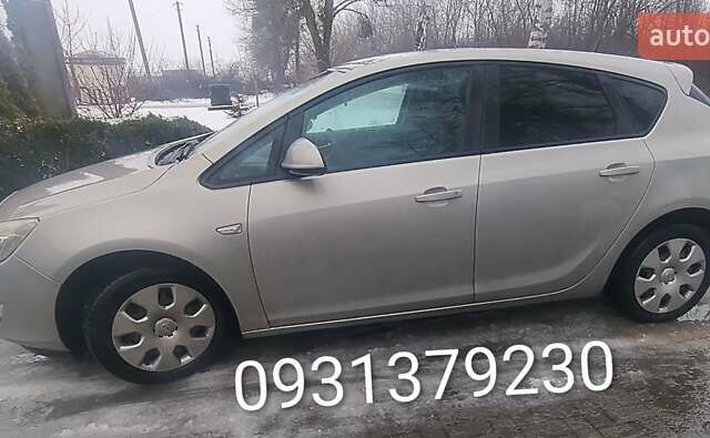 Бежевый Опель Астра, объемом двигателя 1.7 л и пробегом 190 тыс. км за 6000 $, фото 1 на Automoto.ua