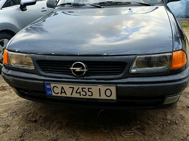 Чорний Опель Астра, об'ємом двигуна 1.6 л та пробігом 227 тис. км за 2200 $, фото 1 на Automoto.ua