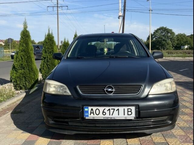 Черный Опель Астра, объемом двигателя 1.6 л и пробегом 265 тыс. км за 2000 $, фото 1 на Automoto.ua
