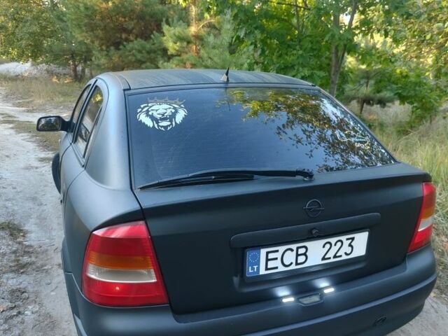 Чорний Опель Астра, об'ємом двигуна 1.8 л та пробігом 380 тис. км за 1500 $, фото 1 на Automoto.ua