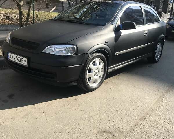 Чорний Опель Астра, об'ємом двигуна 2 л та пробігом 47 тис. км за 1600 $, фото 1 на Automoto.ua