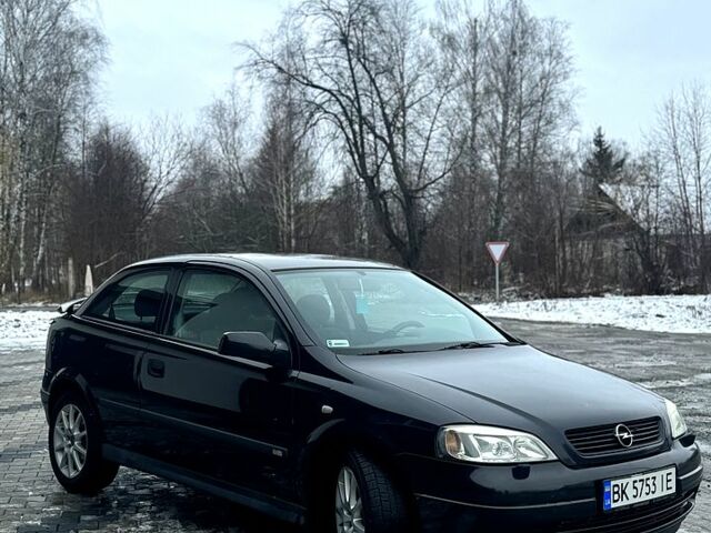 Черный Опель Астра, объемом двигателя 2 л и пробегом 342 тыс. км за 3150 $, фото 1 на Automoto.ua