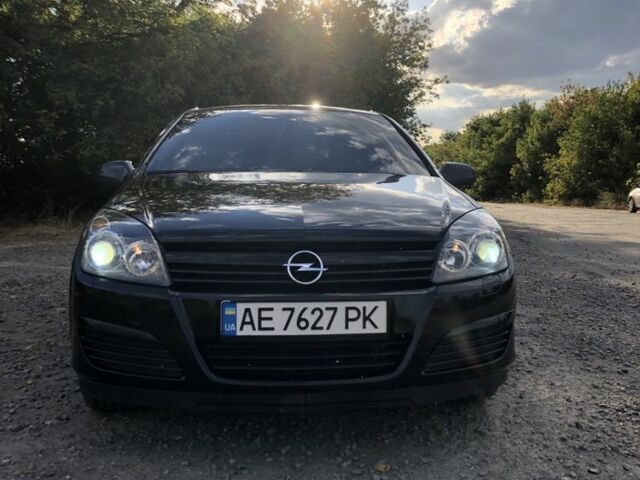 Черный Опель Астра, объемом двигателя 1.6 л и пробегом 230 тыс. км за 4700 $, фото 1 на Automoto.ua