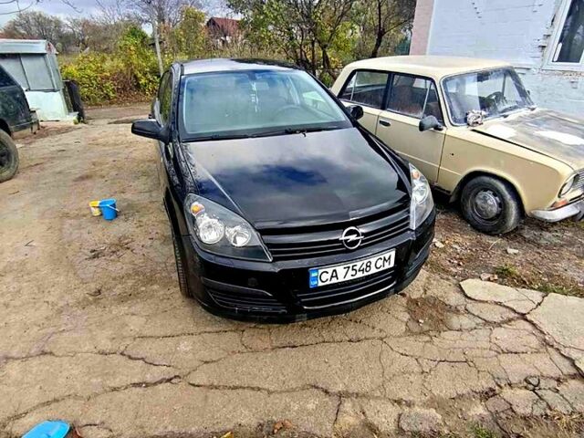 Черный Опель Астра, объемом двигателя 1.6 л и пробегом 228 тыс. км за 4300 $, фото 1 на Automoto.ua