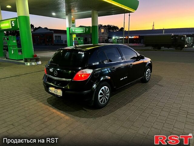 Черный Опель Астра, объемом двигателя 1.6 л и пробегом 214 тыс. км за 3500 $, фото 1 на Automoto.ua