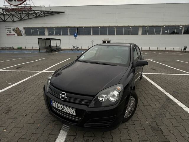 Черный Опель Астра, объемом двигателя 1.6 л и пробегом 265 тыс. км за 2000 $, фото 1 на Automoto.ua