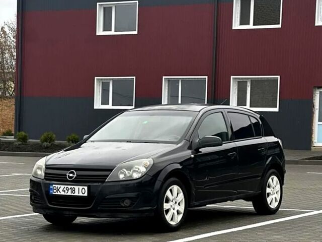 Черный Опель Астра, объемом двигателя 1.6 л и пробегом 270 тыс. км за 4000 $, фото 1 на Automoto.ua