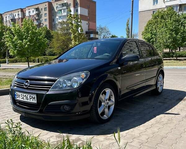 Черный Опель Астра, объемом двигателя 1.6 л и пробегом 199 тыс. км за 5300 $, фото 1 на Automoto.ua