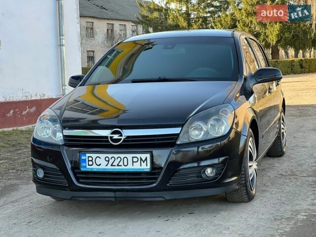 Черный Опель Астра, объемом двигателя 1.6 л и пробегом 305 тыс. км за 4000 $, фото 1 на Automoto.ua