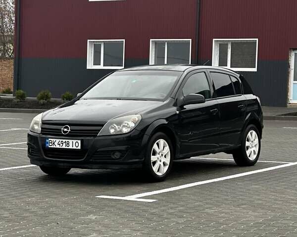 Черный Опель Астра, объемом двигателя 1.6 л и пробегом 273 тыс. км за 3250 $, фото 1 на Automoto.ua