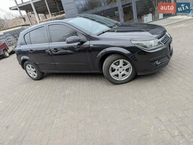 Черный Опель Астра, объемом двигателя 1.6 л и пробегом 236 тыс. км за 5000 $, фото 1 на Automoto.ua