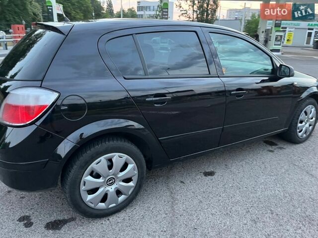 Черный Опель Астра, объемом двигателя 1.8 л и пробегом 207 тыс. км за 4958 $, фото 1 на Automoto.ua
