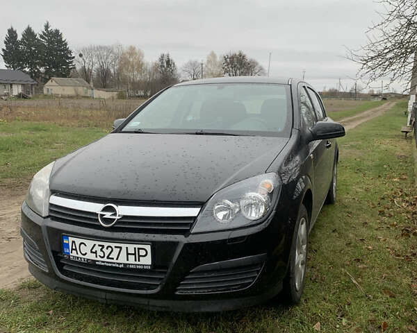 Черный Опель Астра, объемом двигателя 1.6 л и пробегом 260 тыс. км за 4000 $, фото 1 на Automoto.ua