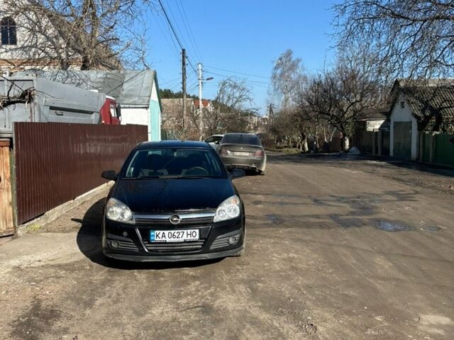 Черный Опель Астра, объемом двигателя 1.6 л и пробегом 243 тыс. км за 4300 $, фото 1 на Automoto.ua