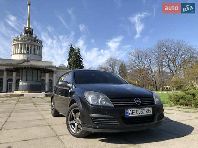 Черный Опель Астра, объемом двигателя 1.4 л и пробегом 310 тыс. км за 4299 $, фото 1 на Automoto.ua