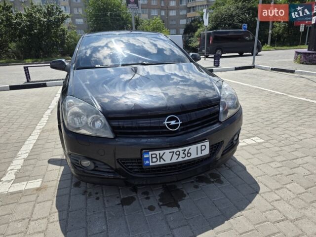 Черный Опель Астра, объемом двигателя 1.69 л и пробегом 280 тыс. км за 3700 $, фото 1 на Automoto.ua