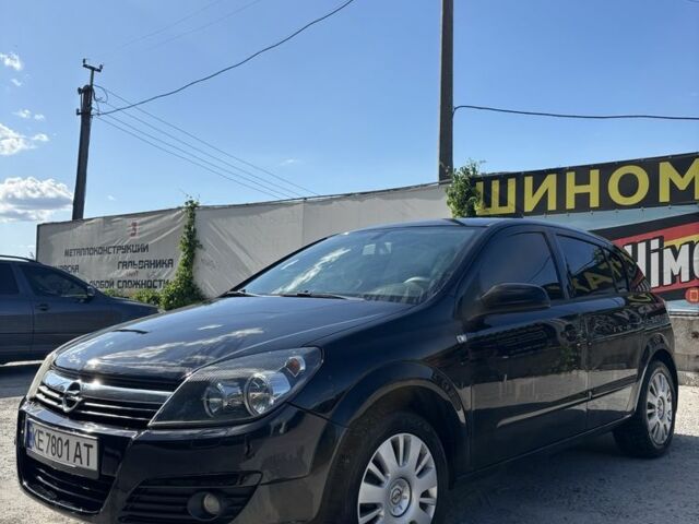 Черный Опель Астра, объемом двигателя 1.8 л и пробегом 240 тыс. км за 4200 $, фото 1 на Automoto.ua
