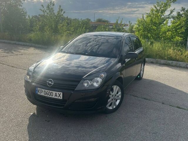 Черный Опель Астра, объемом двигателя 1.6 л и пробегом 240 тыс. км за 5700 $, фото 1 на Automoto.ua