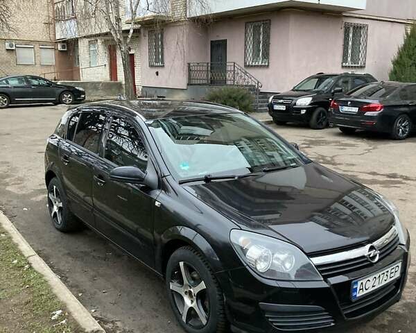Черный Опель Астра, объемом двигателя 1.4 л и пробегом 238 тыс. км за 4800 $, фото 1 на Automoto.ua