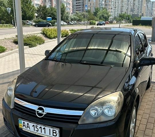 Чорний Опель Астра, об'ємом двигуна 1.6 л та пробігом 303 тис. км за 3600 $, фото 1 на Automoto.ua