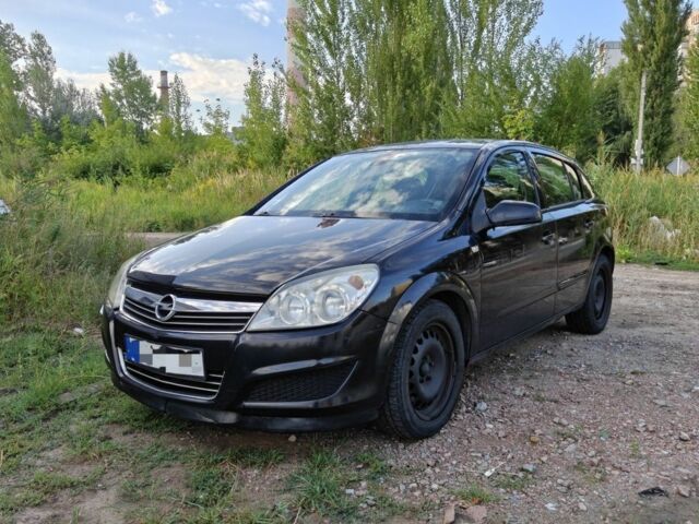 Черный Опель Астра, объемом двигателя 1.9 л и пробегом 318 тыс. км за 1999 $, фото 1 на Automoto.ua