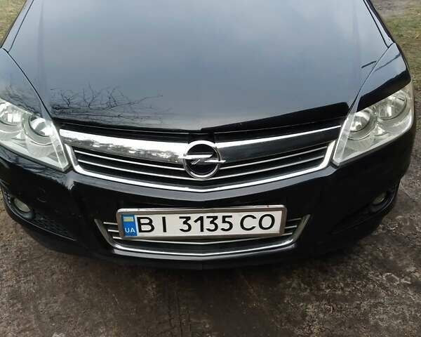 Черный Опель Астра, объемом двигателя 1.6 л и пробегом 250 тыс. км за 5600 $, фото 1 на Automoto.ua