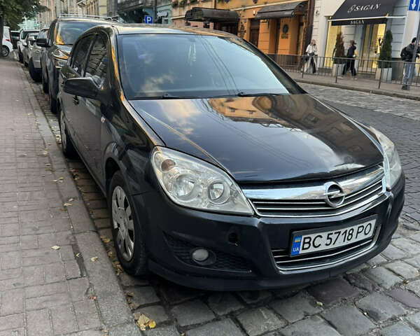 Черный Опель Астра, объемом двигателя 1.6 л и пробегом 245 тыс. км за 4300 $, фото 1 на Automoto.ua